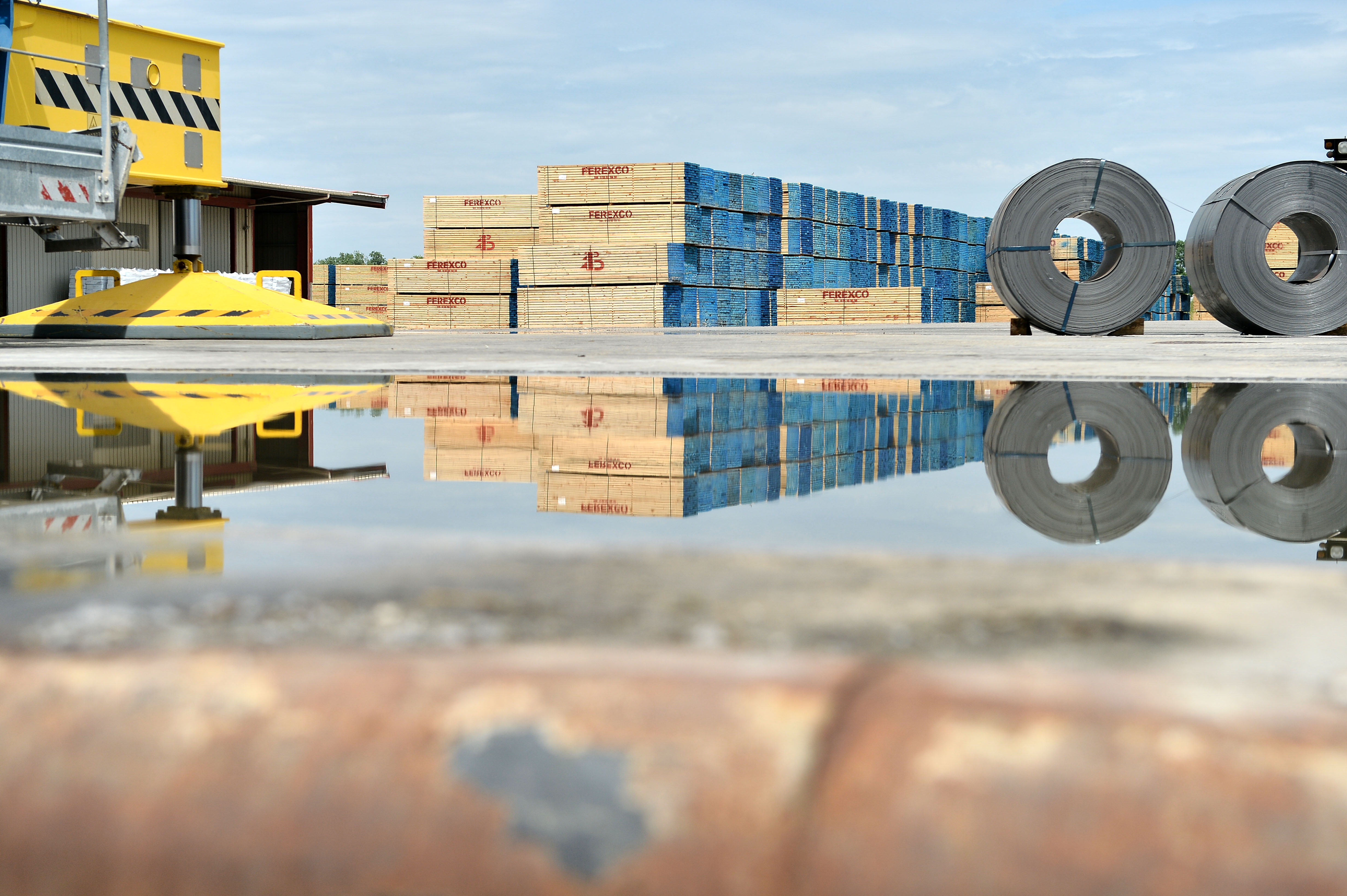 Plateforme de stockage extérieur au Port d'Arles